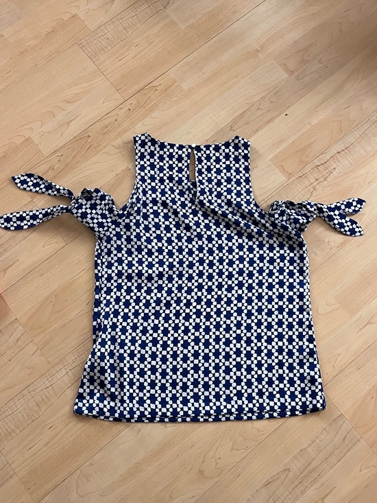 Women’s Banana Republic Navy Blue Polkadot Top Open Shoulder Tank Small Strap - Picture 5 of 5